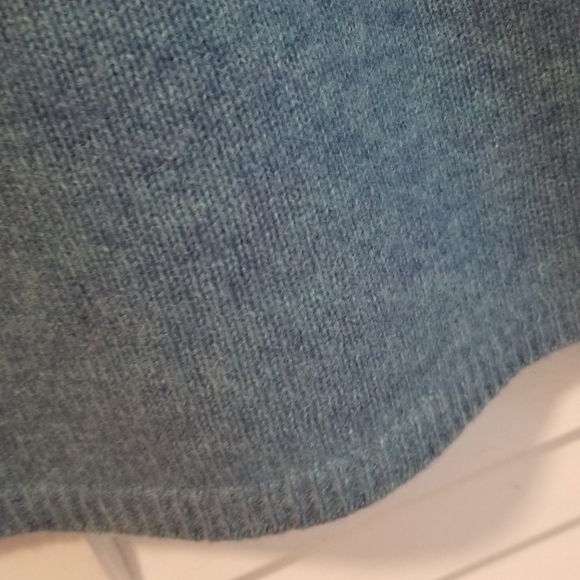 Ellen Tracy Cashmere Sweater, Crew Neck, medium - Picture 3 of 6